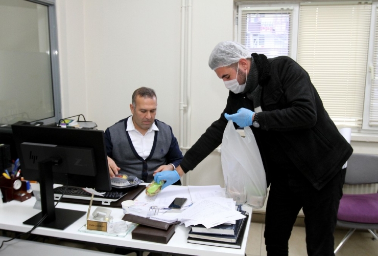 Talas’ta Öğle Yemekleri Odalara Servis Edildi