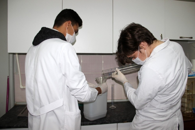 Liselilerden Korona Virüsüne Karşı 10 Kat Daha Etkili Dezenfektan