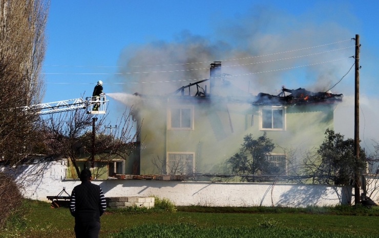 Menteşe’de Ev Yangını