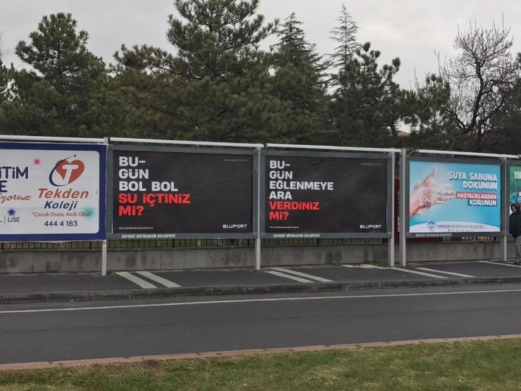 Bilboardlarda ’Corona’ Uyarısı