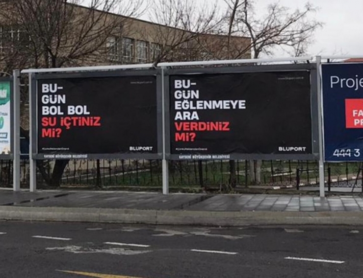 Bilboardlarda ’Corona’ Uyarısı