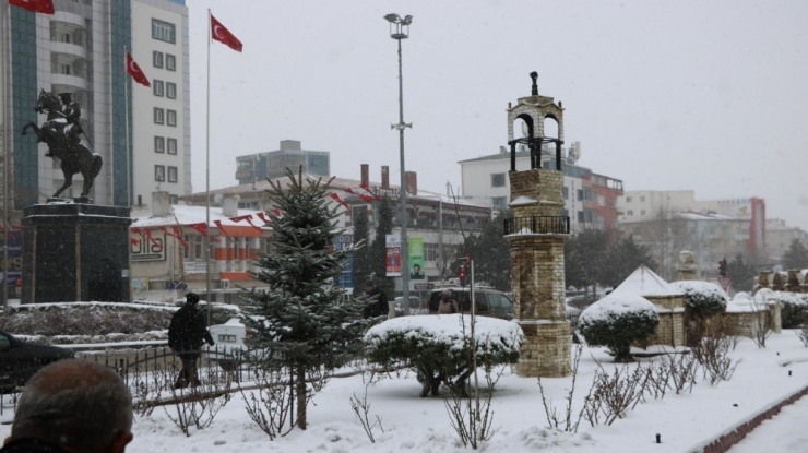 Niğde, Mart Ayında Beyaza Büründü