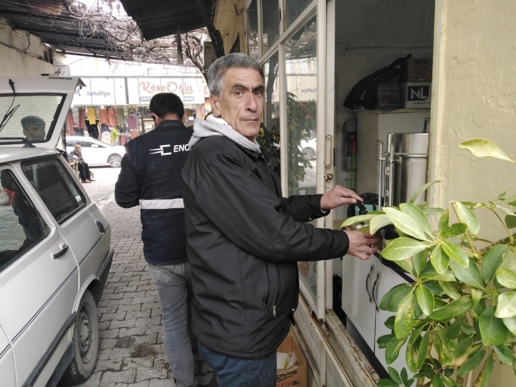 Lokantacıdan Vatandaşa Ücretsiz Çay Hizmeti