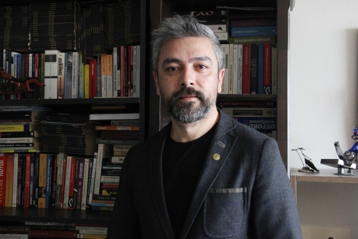 "Sahte Mesajlar Virüsten Daha Hızlı Yayılıyor"