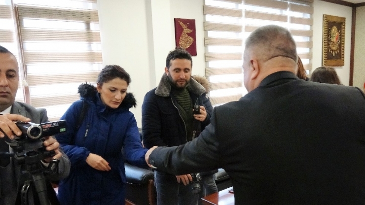 Basın Toplantısında Koronavirüs Önlemi