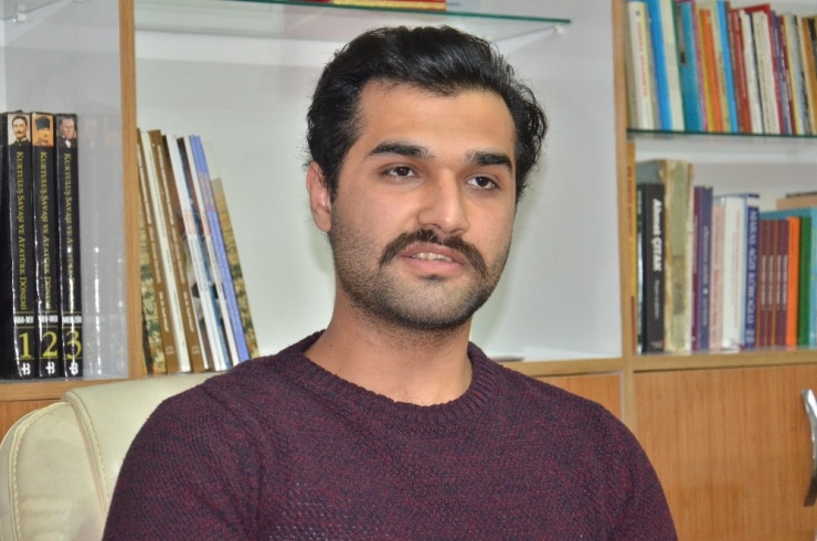 Karantinadaki Umrecilere Kolonya Ve Not Bırakan Üniversite Öğrencisi Konuştu