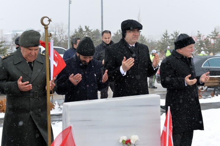 Erzurum’da Şehitler Dualarla Anıldı