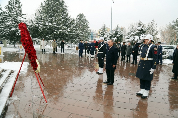 Çanakkale Zaferi’nin 105. Yıl Dönümünde Şehitler Anıldı