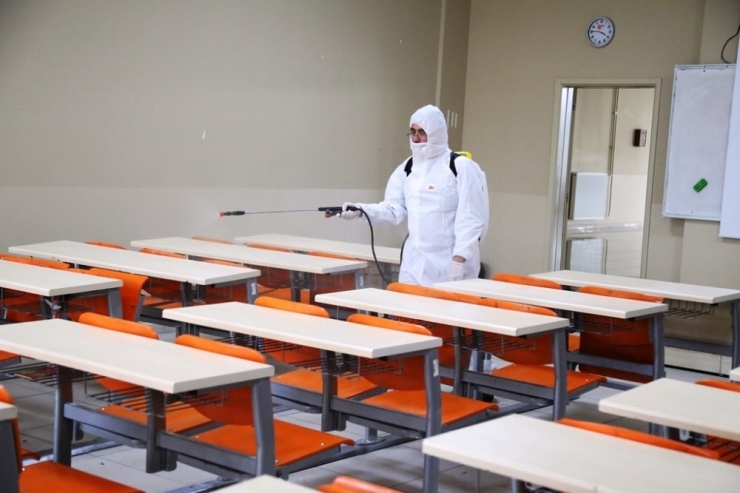Asü’de Sterilizasyon Tedbirleri Titizlikle Uygulanıyor