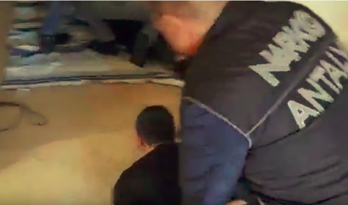 Villada Klasik Müzik Eşliğinde Kenevir Yetiştiren 4 Şüpheli Yakalandı