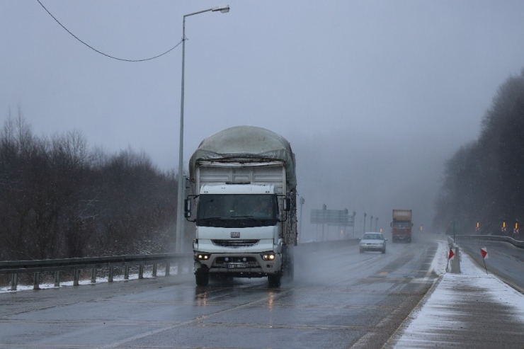 Bolu Dağı’nda Kar Yağışı Etkili Oluyor