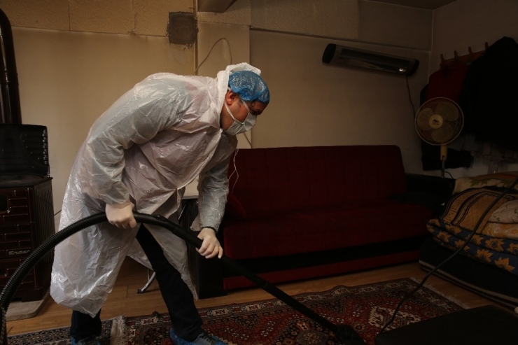 Ümraniye’de Yaşlılara Yönelik Korona Virüs Temizliği