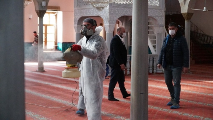 Tüm Camiler Dezenfekte Edildi