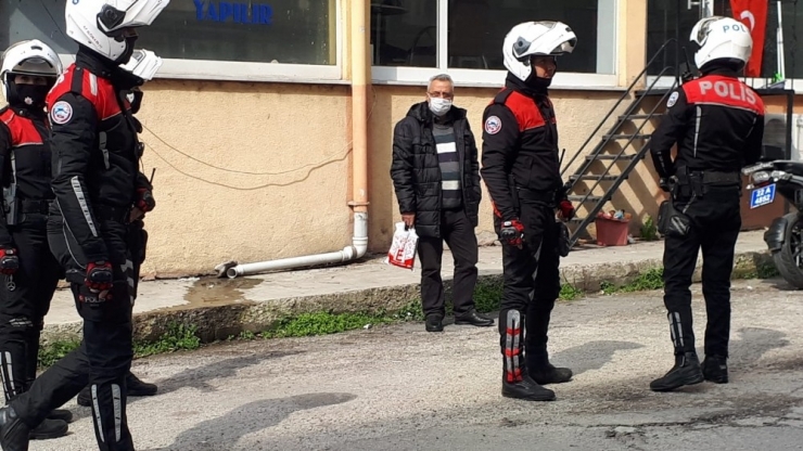 Karantina İhlali Yapan Şahıs Polis Eşliğinde Hastaneye Götürüldü