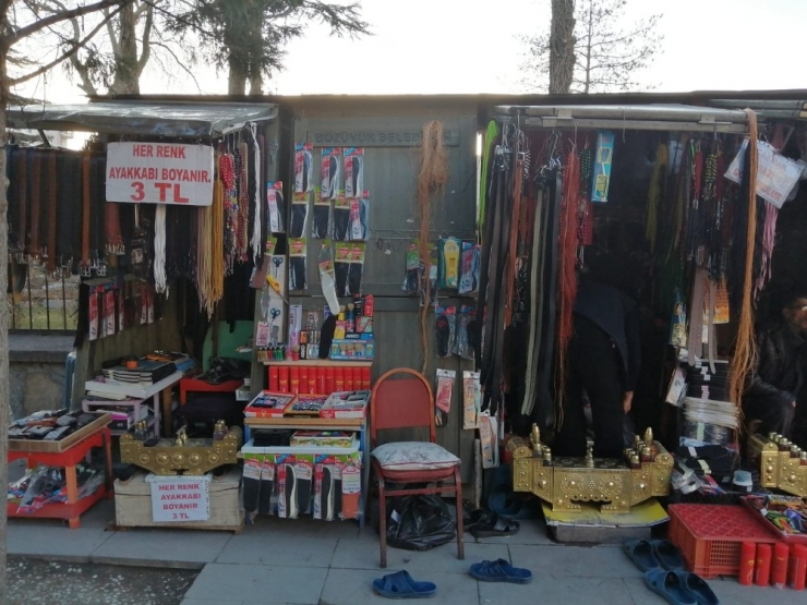 Ekmek Teknesine İçindeki Malzemelerle Birlikte El Koydular