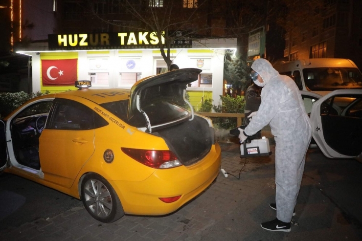 Eyüpsultan’da Taksi Durakları Ve Taksiler Dezenfekte Edildi