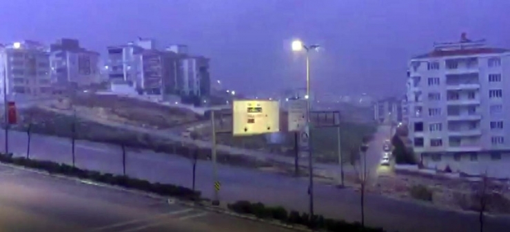 Gaziantep’te Geceyi Şimşekler Aydınlattı