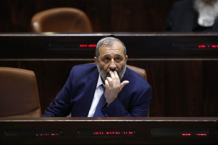 İsrail’de İki Bakana Korona Virüs Karantinası