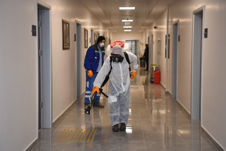 Kartepe’de Dezenfekte Çalışmaları Aralıksız Sürüyor