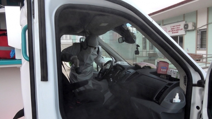 Korona Virüsüne Karşı İlçedeki Tüm Araçlar Dezenfekte Ediliyor