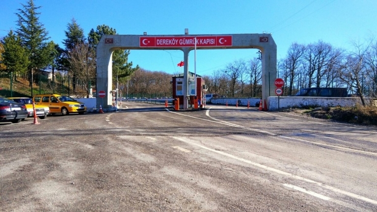 Dereköy Sınır Kapısı Geçici Olarak Yolcu Giriş-çıkışlarına Kapatıldı