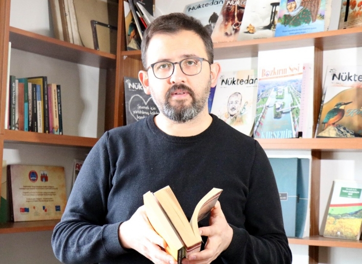 Yazar Akpınar: "Evde Kalmak Avantaja Çevrilebilir"