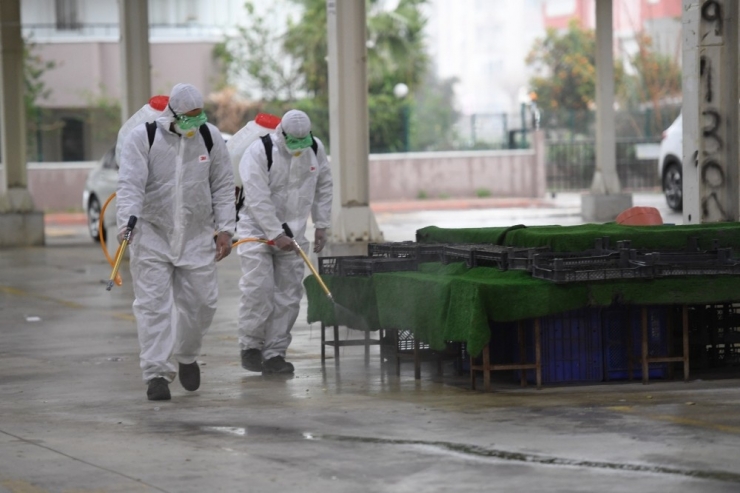 Konyaaltı’nda Dezenfekte Çalışmaları Sürüyor