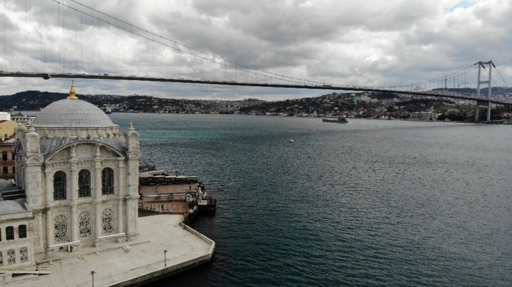 Boş Kalan Ortaköy Meydanı Havadan Görüntülendi