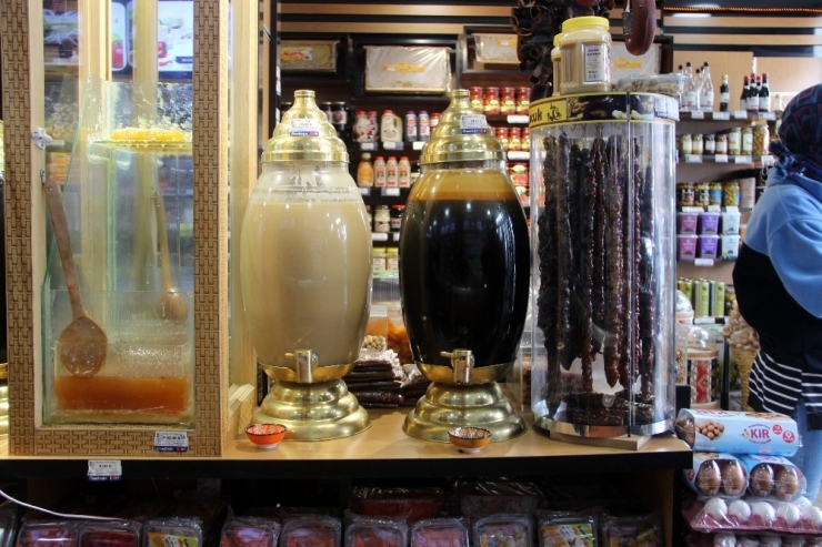 Korona Virüsüne ‘Dut Pekmezli’ Önlem