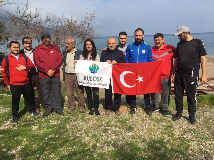 Koronadan Korunmak İçin Doğa Yürüyüşü Yapıyorlar