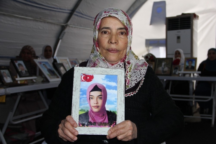 Hdp Önündeki Ailelerin Evlat Nöbeti 198’inci Gününde