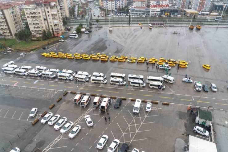 Malatya’da Taksi Ve Servis Araçları Dezenfekte Edildi