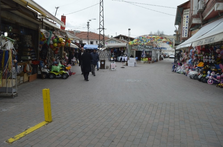 Öğrenci Kenti Eskişehir’de Okulların Tatili Esnafı Endişelendiriyor