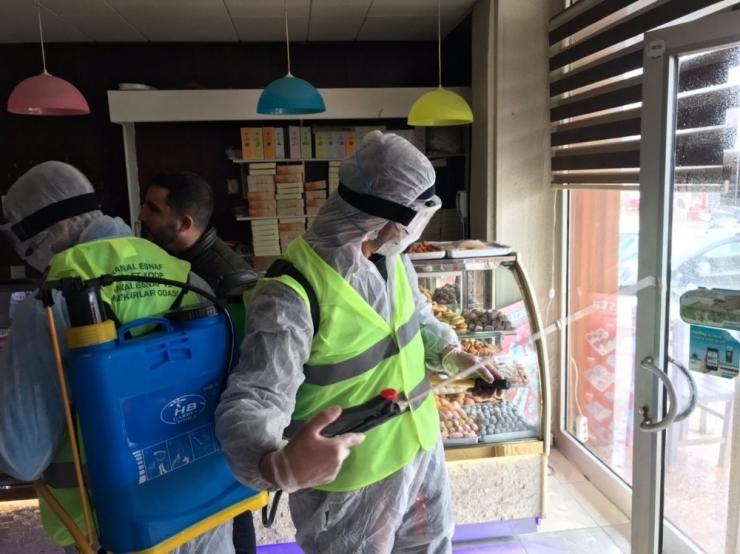 Kangal’da İş Yerleri Dezenfekte Edildi