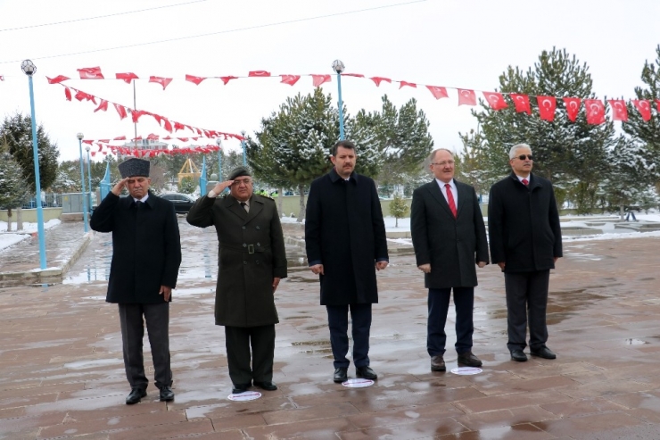 Sivas’ta Korona Tedbirli Anma