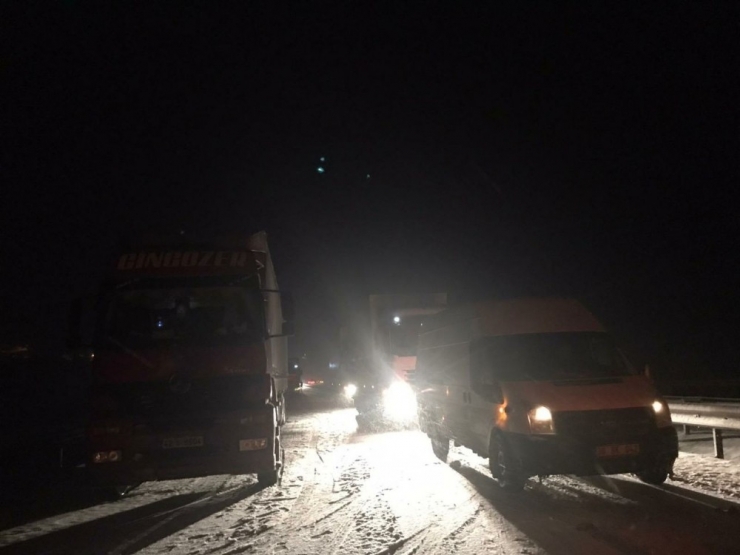 Sivas’ta Kar Ulaşımda Aksamalara Neden Oldu