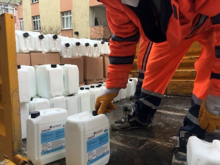 Sultangazi’de Sahte Dezenfektan Operasyonu: 8 Gözaltı