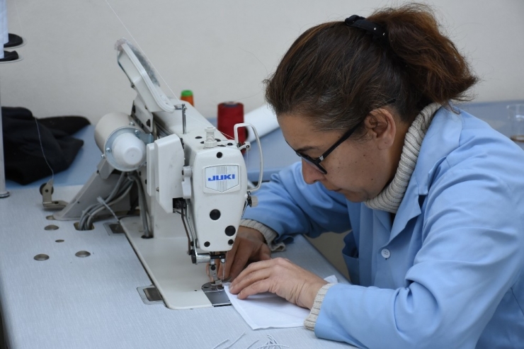 Tarsus Belediyesi Maske Üretimi İçin Harekete Geçti