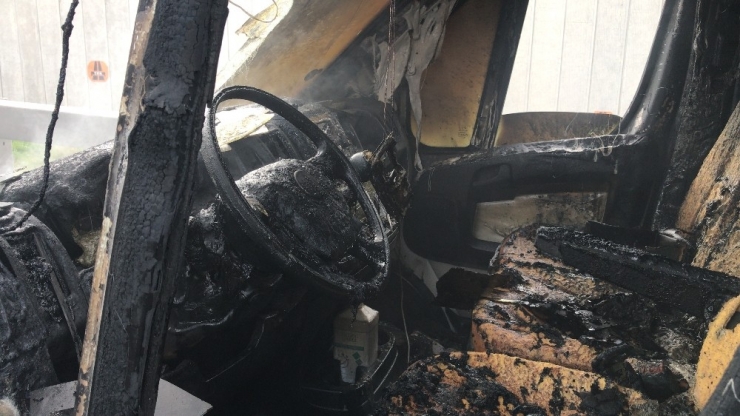 Tem Otoyolu’nda Oto Yangına Hortumlu Müdahale