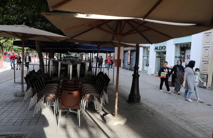 Tunus’ta Sokağa Çıkma Yasağı İlan Edildi