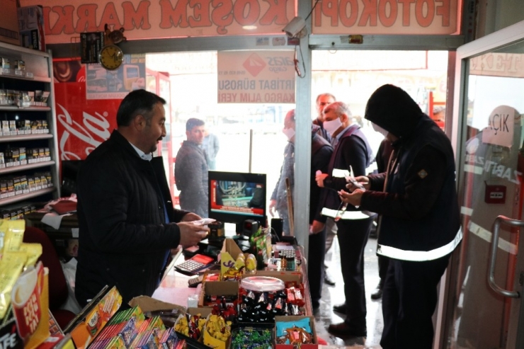 Gevaş Belediyesinden Vatandaşlara Ücretsiz Maske