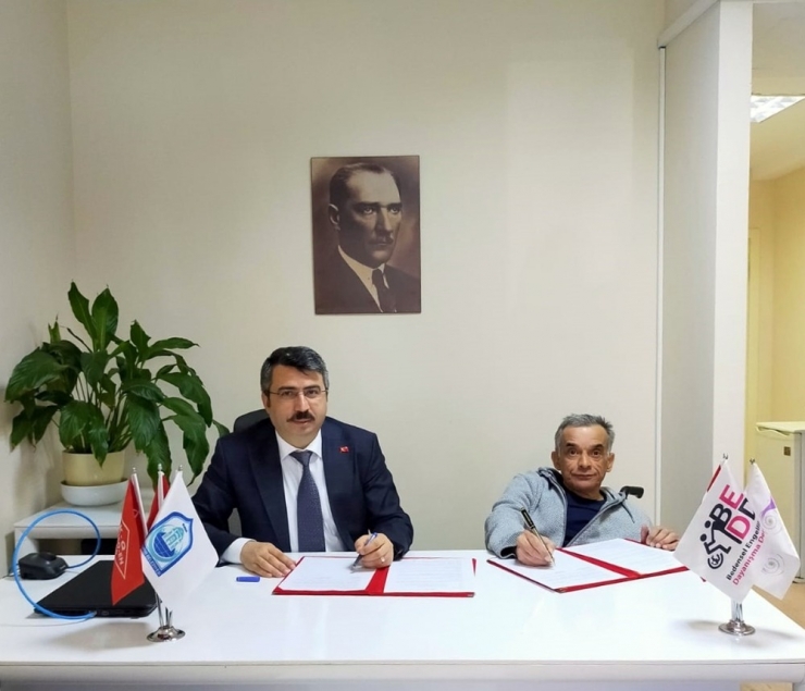 Yıldırım’da Engelleri Aşan Protokol