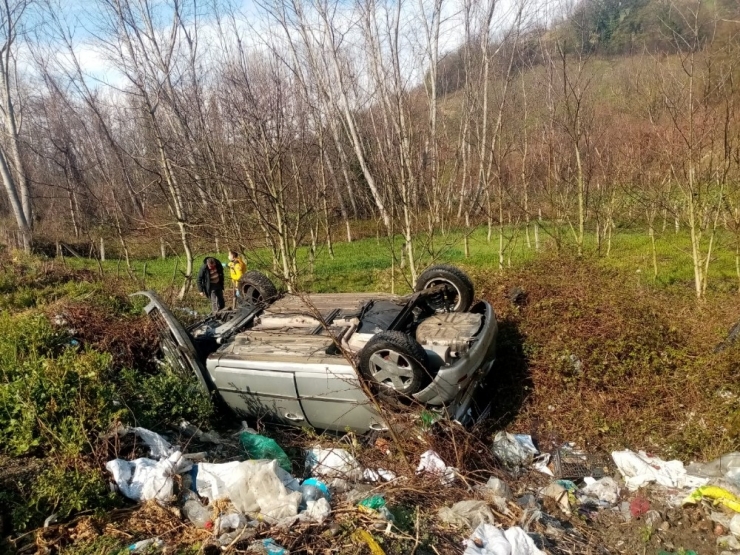 Zonguldak’ta Araç Şarampole Uçtu; 2 Yaralı