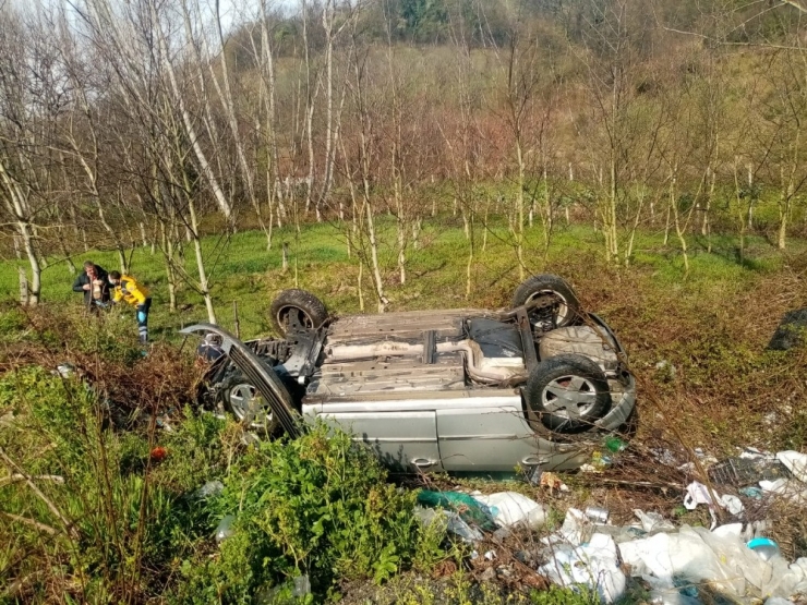Zonguldak’ta Araç Şarampole Uçtu; 2 Yaralı