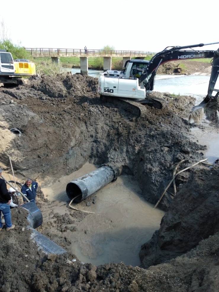 İsale Hattı Patladı Ceyhan Susuz Kaldı