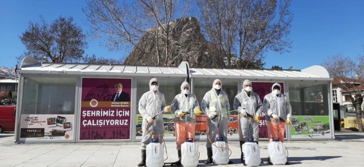 Afyonkarahisar’da Şehrin Ortak Kullanım Alanlarında Dezenfektan Çalışmaları