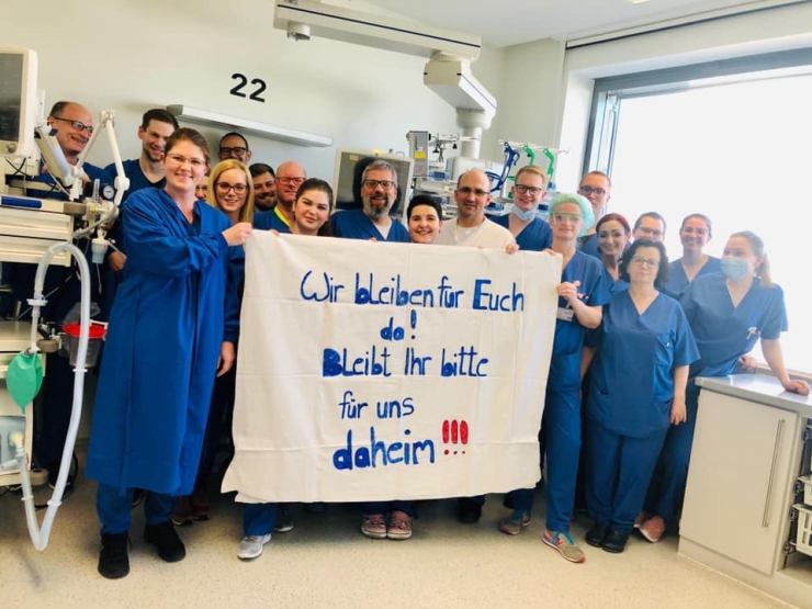 Almanya’da Doktorlardan "Evde Kalın" Çağrısı