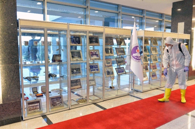 Büyükşehir’den Koronavirüsle Mücadelede Yoğun Mesai