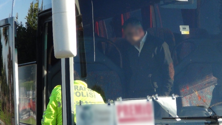 Kırmızı Işıkta Geçen Servis Şoförü 177 Promil Alkollü Çıktı