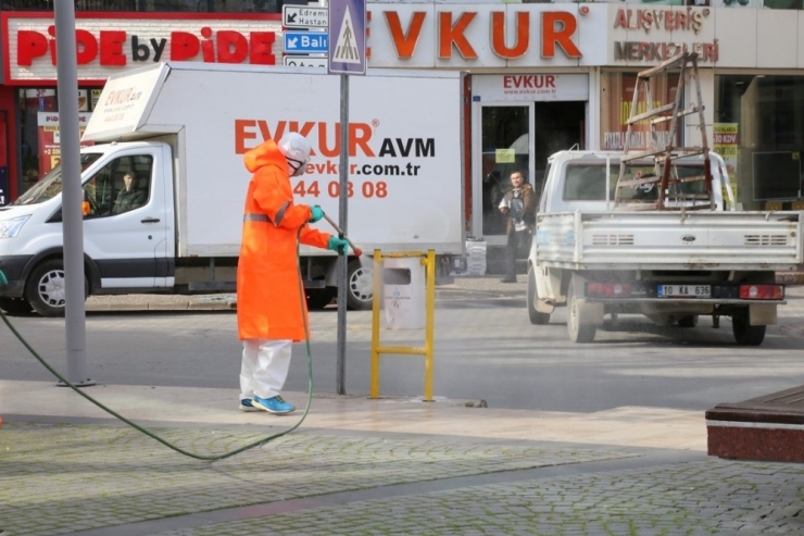 Edremit Belediyesi’nin Koronavirüsle Mücadelesi Sürüyor